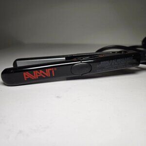 EUC Avanti Mini Flat Iron Black 1/2" ** Universal voltage!